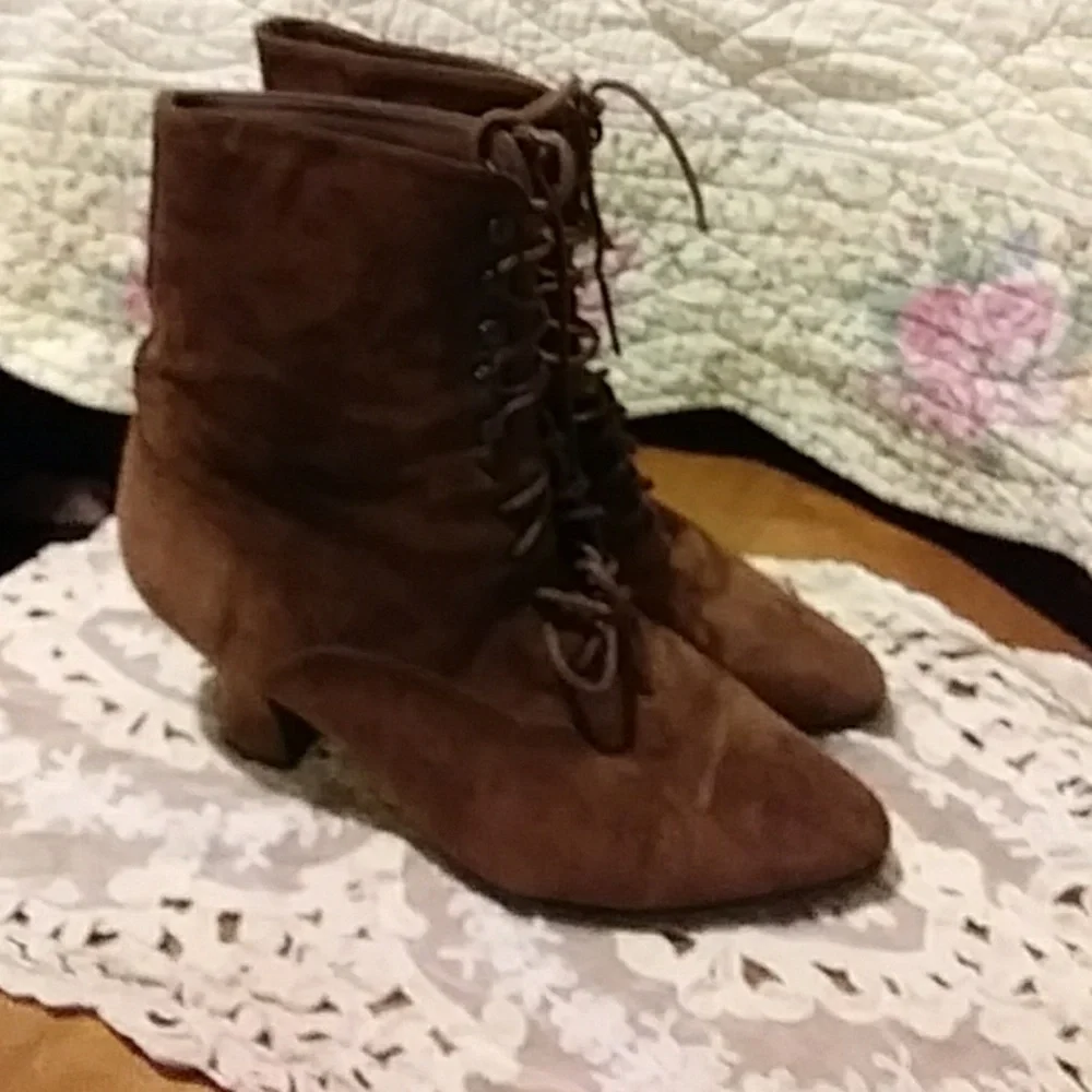 Boots - Picture 2 of 5
